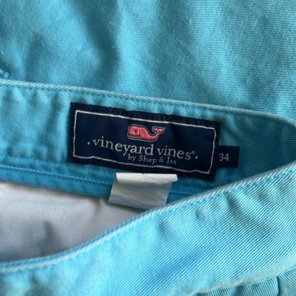 Vineyard vines shorts - Picture 3 of 3